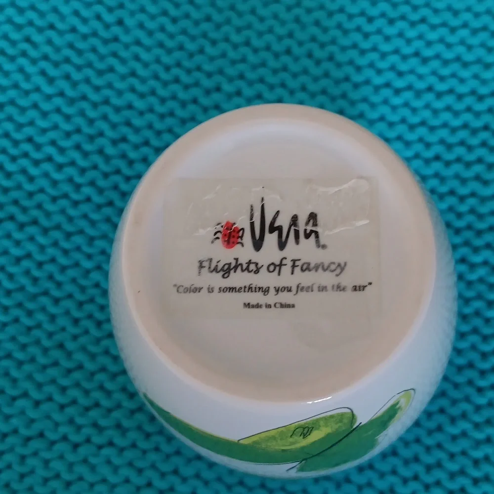Vera Wang powder room accent cup